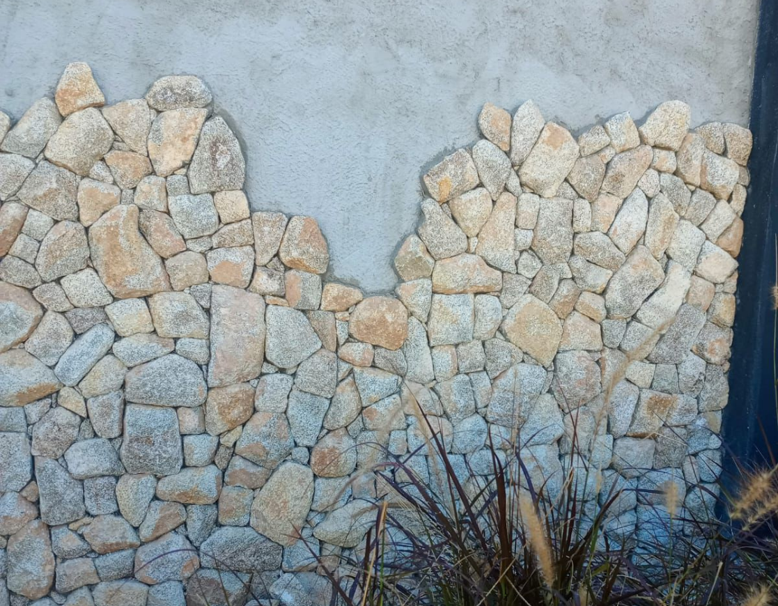 Implatação das pedras na parede